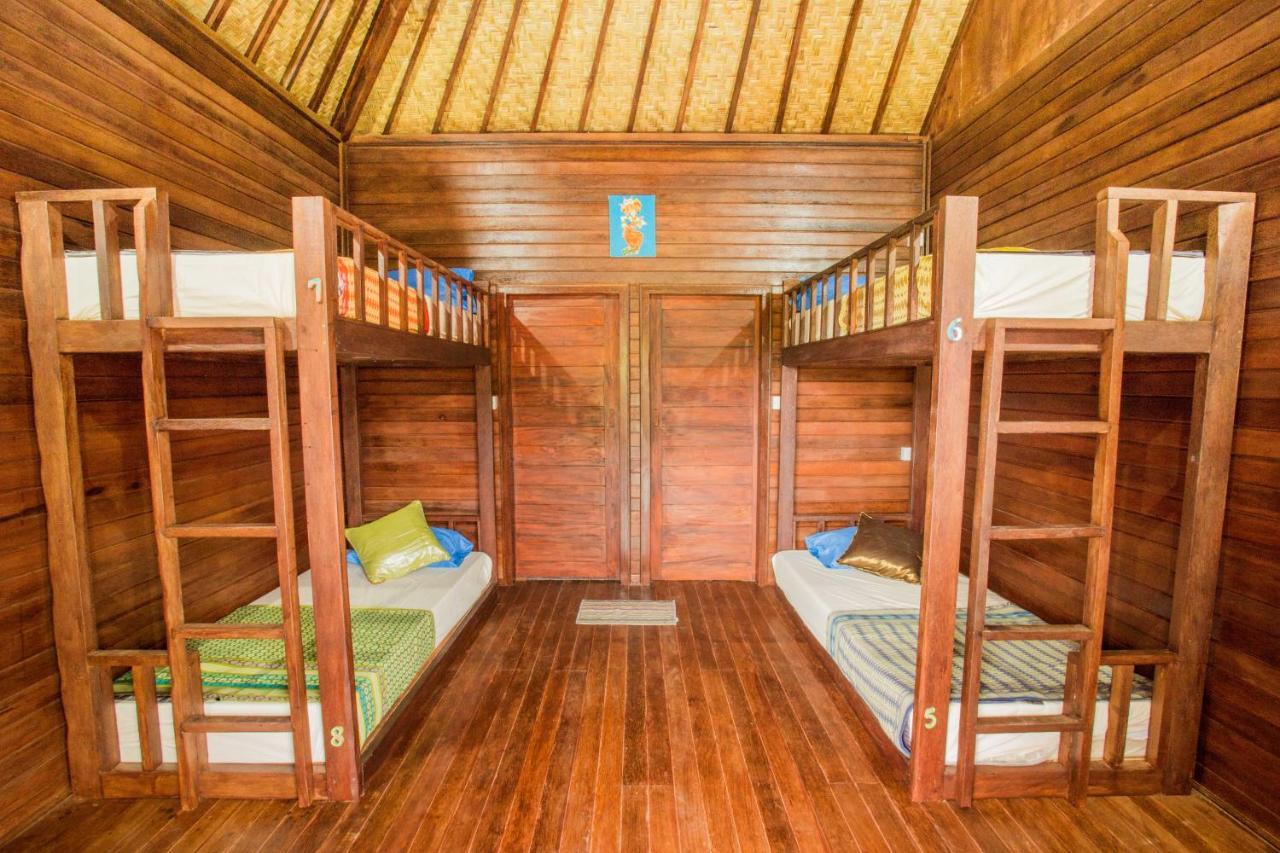 Uma Hostel Lembongan Exterior photo